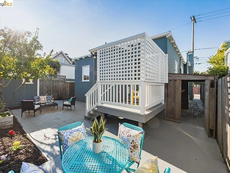 1720 Walnut St — Photo 27