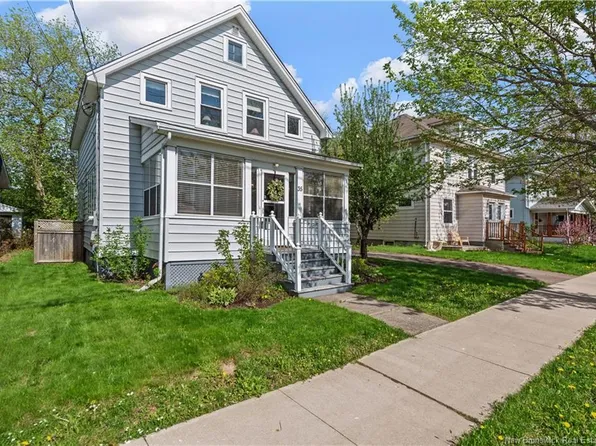35 Winter Ave, Moncton, NB E1C 5X2