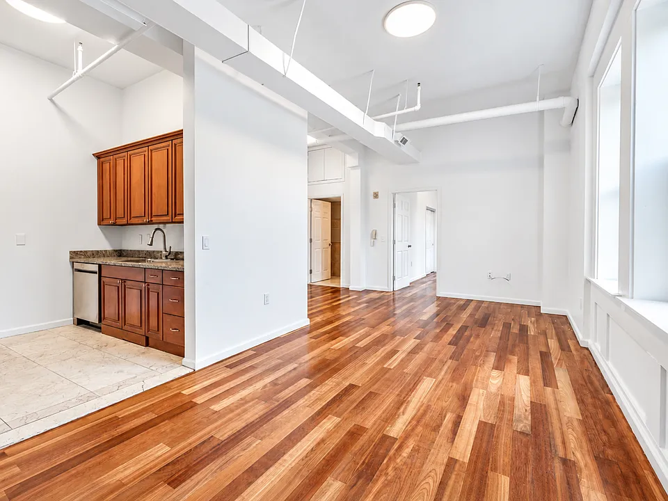850 Grand Ave #202