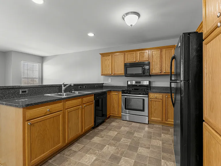 13165 Turnberry Ct — Photo 7