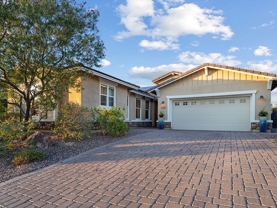 1st image of 14224 N Silverleaf Ln #1