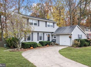 48 Country Club Rd, Turnersville, NJ 08012