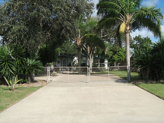 LOTS OF PARKING, FENCED YARD