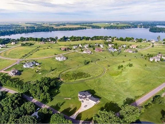 3rd image of 46422 Cape Horn Rd