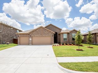 533 Pendennis Dr, Saginaw, TX 76131