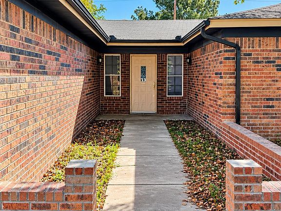 4th image of 4447 Summit Cir