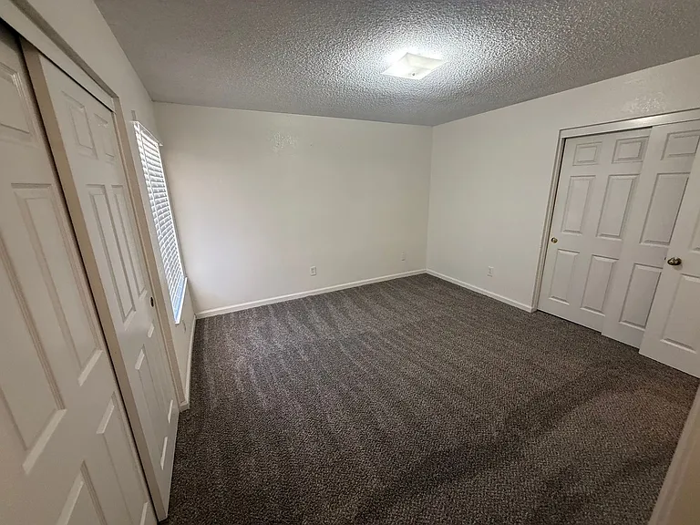 20318 Thunderbird Rd — Photo 38
