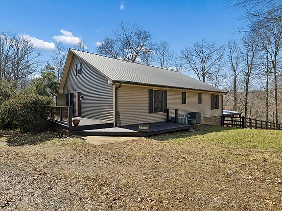 4th image of 480 Defeated Creek Rd