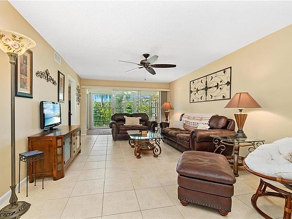 5th image of 118 Palm Dr APT 10