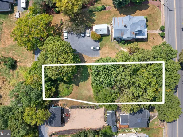 N Main St, Woodstock, VA 22664
