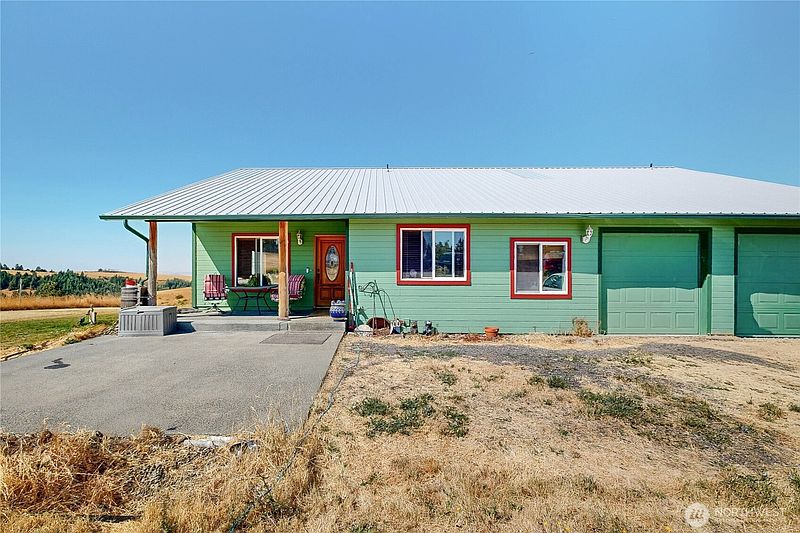 3rd image of 5112 Lewis Peak Road