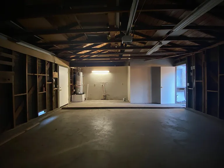1421 Padua Ave — Photo 37