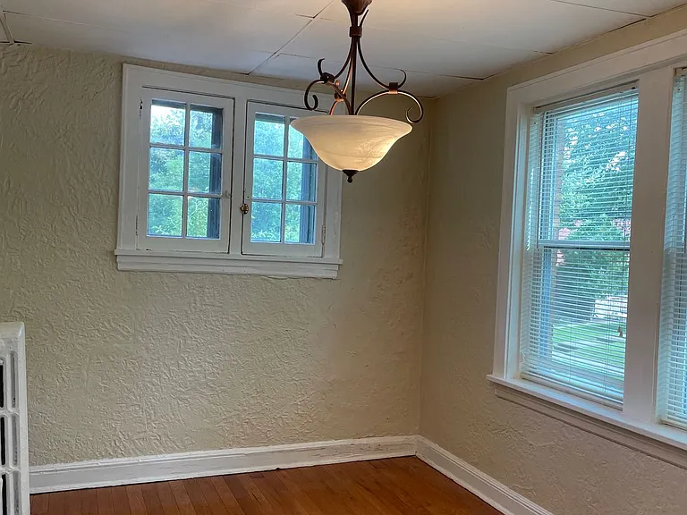 702 W Glen Flora Ave #7 — Photo 3
