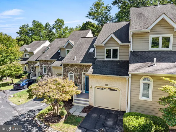 507 Waters Edge Ct, Newtown Square, PA 19073