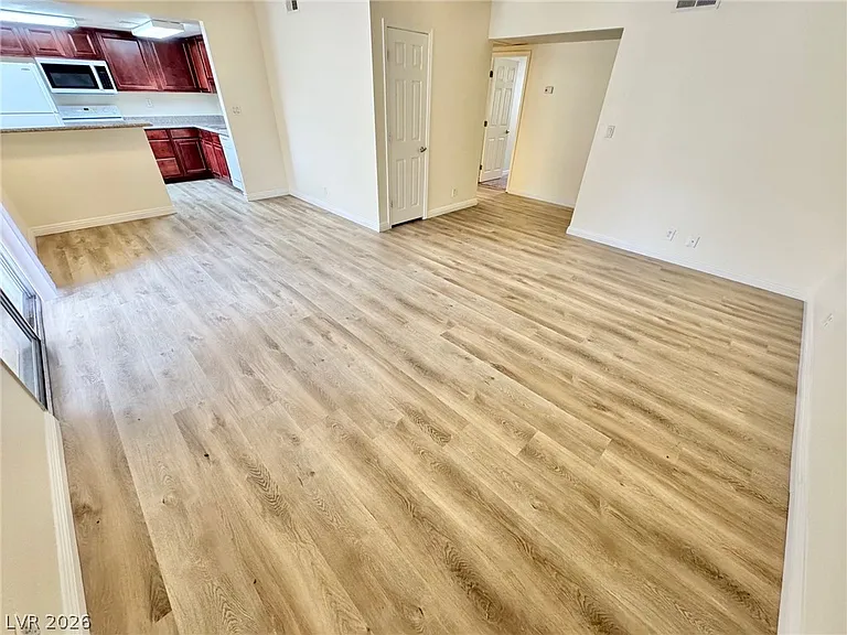 5422 River Glen Dr #377 — Photo 7