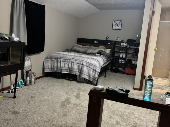 112 W 5th St #2, Hays, KS 67601