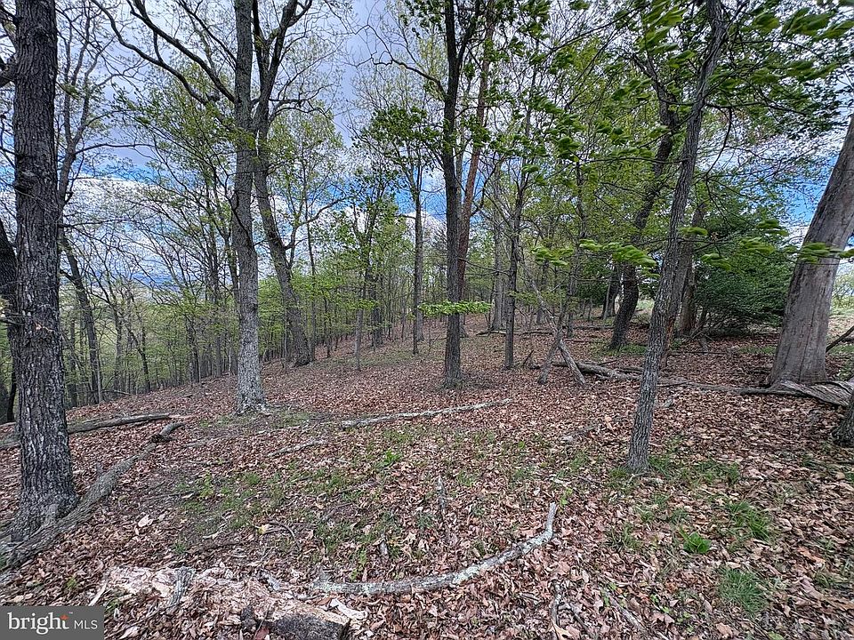 1st image of Moon Ridge Ln