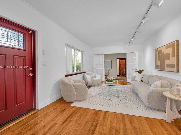 5th image of 1701 SW 29th Ave