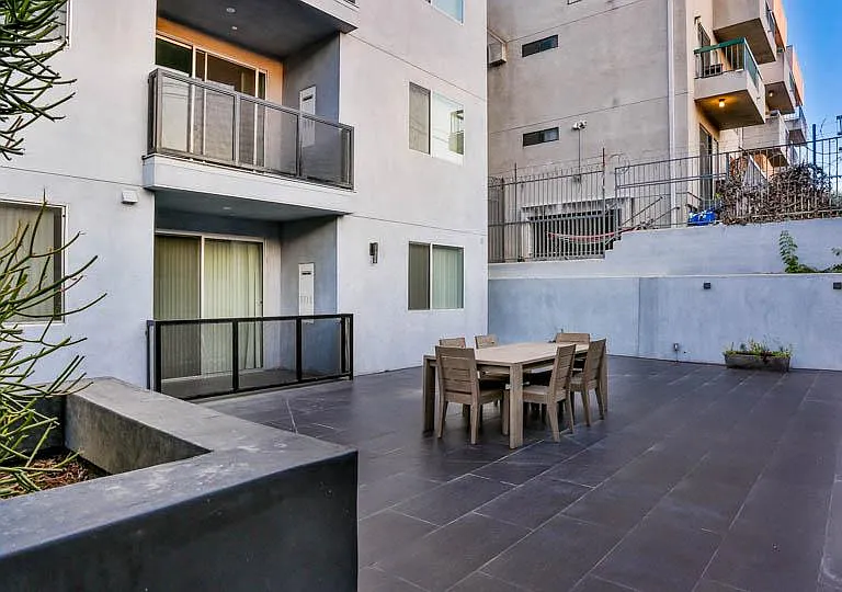 727 Wilcox Ave #305 — Photo 44