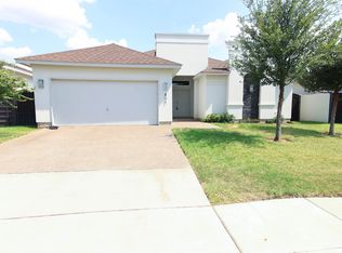 401 John Irving Dr, Laredo, TX 78041