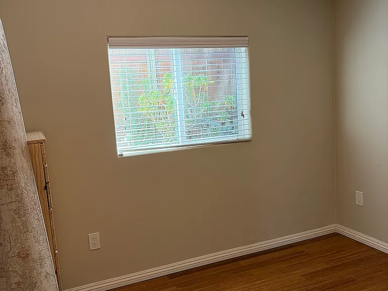 1574 Basswood Ave — Photo 5