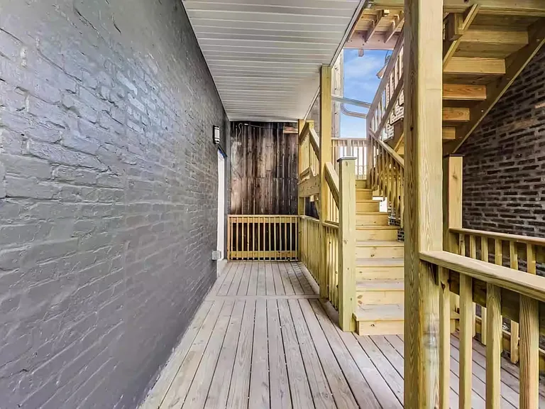 536 N Paulina St S — Photo 30
