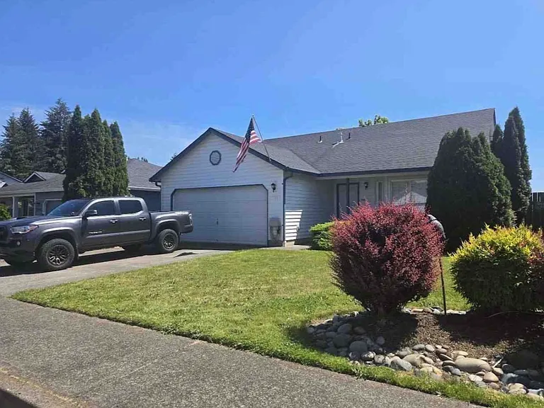 16321 NE 78th Way — Photo 1