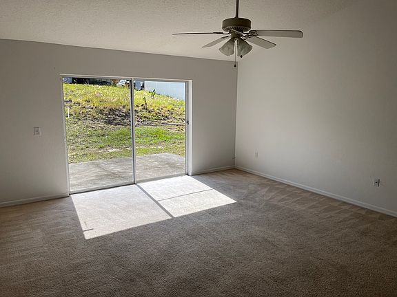 4th image of 412 Athabasca Ct