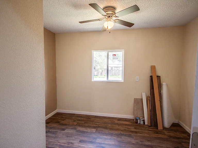 1020 N Connelly St — Photo 10