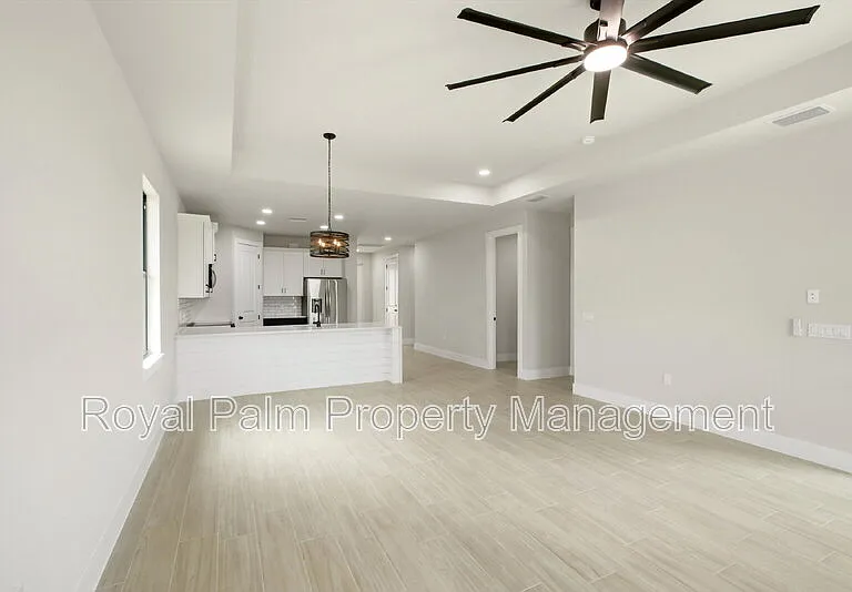 2616 NW 9th Ave — Photo 9