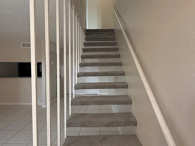 Southern Oaks Apartments — Photo 33