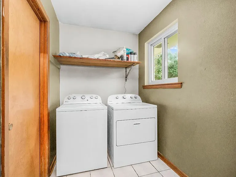 5574 Houston Dr — Photo 14
