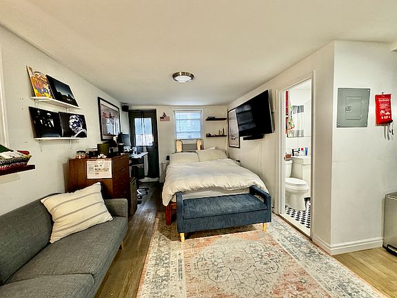 5th image of 343 W 21st St #1A