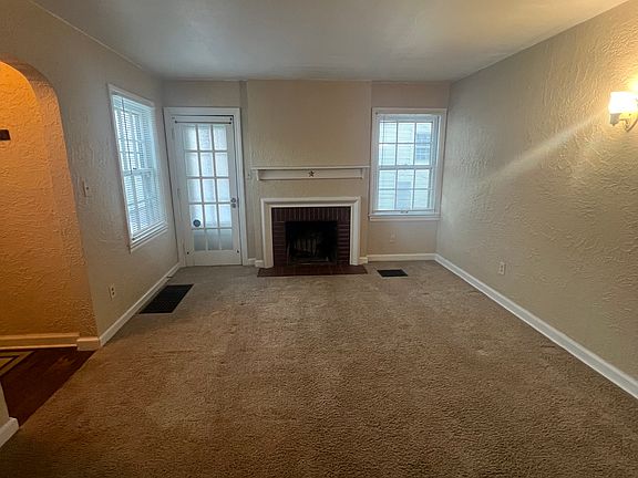 3rd image of 624 Irving Ave