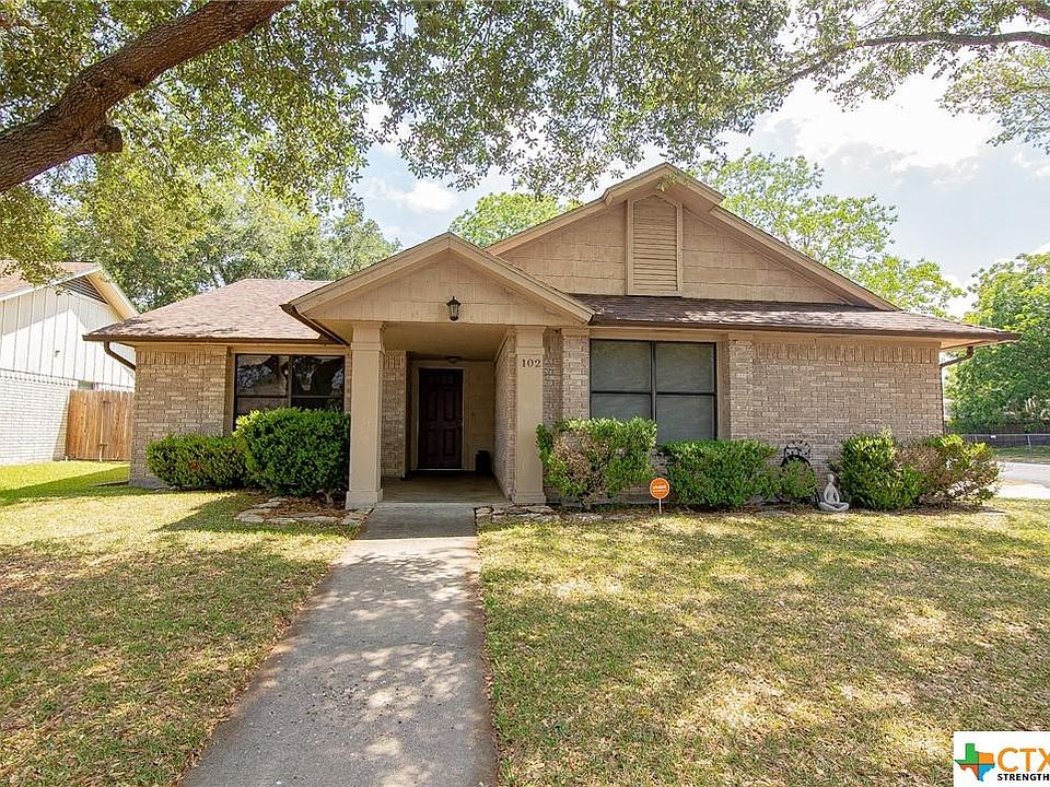 1st image of 102 Fernwood Cir