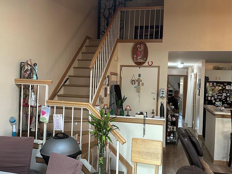 2nd image of 1091 E 72nd Street #20