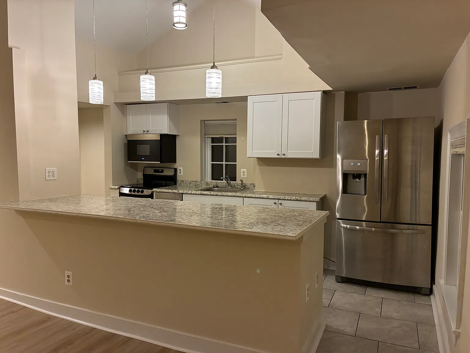 2 bed, 1120 sqft, $2,730 — Photo 2