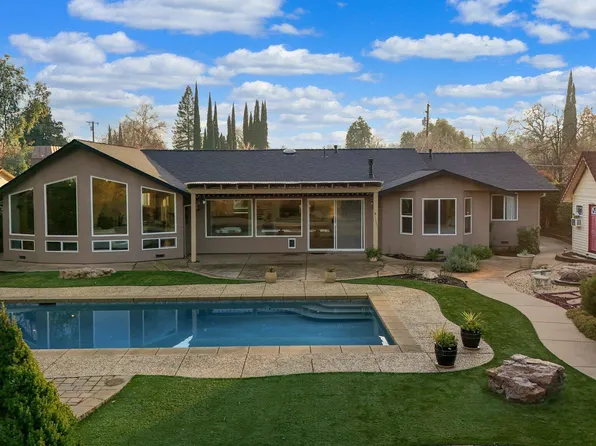 19018 River Crest Dr, Anderson, CA 96007