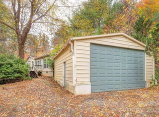 1 Kelsey Ct, Swannanoa, NC 28778