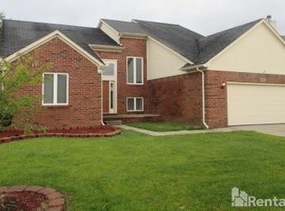 28955 Oakmont Dr, Chesterfield, MI 48051