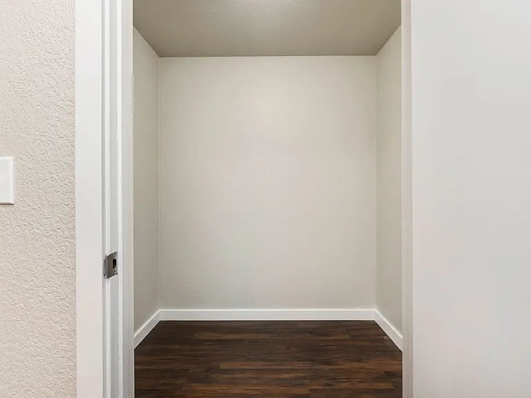 Westmont Apartments — Photo 21
