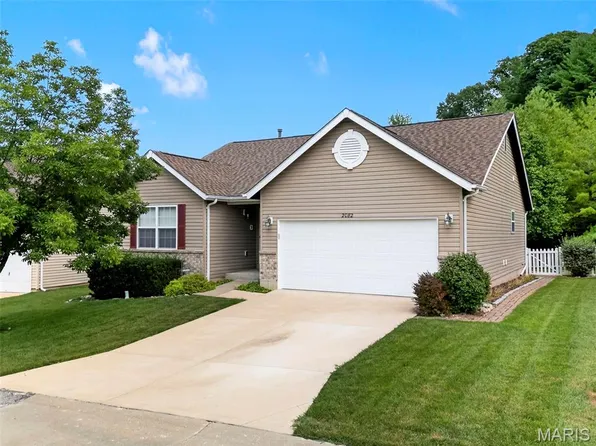 2082 Shetland Path, High Ridge, MO 63049
