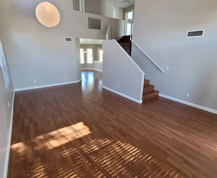 4606 E Meadow Dr — Photo 2