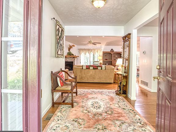 4th image of 156 Laurel Cir #179