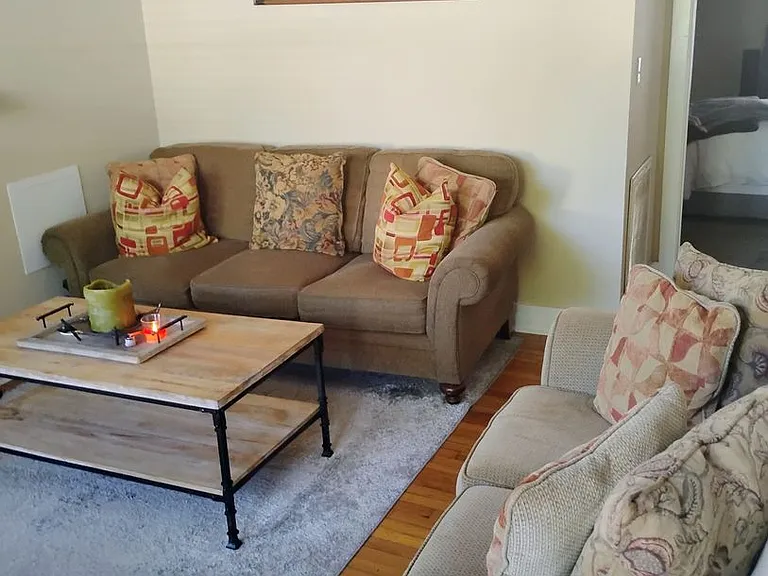 425 Caplewood Drive — Photo 2