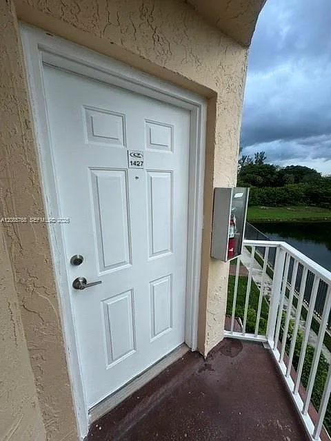 Coral Key Condo — Photo 2