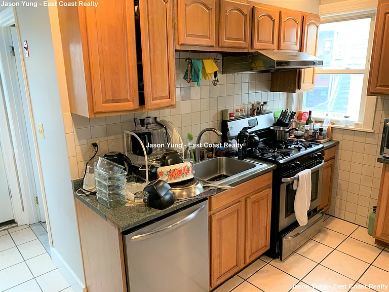 66 Quint Ave #2 — Photo 9