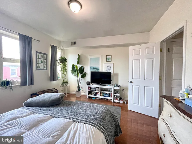1131 Green St #3 — Photo 18