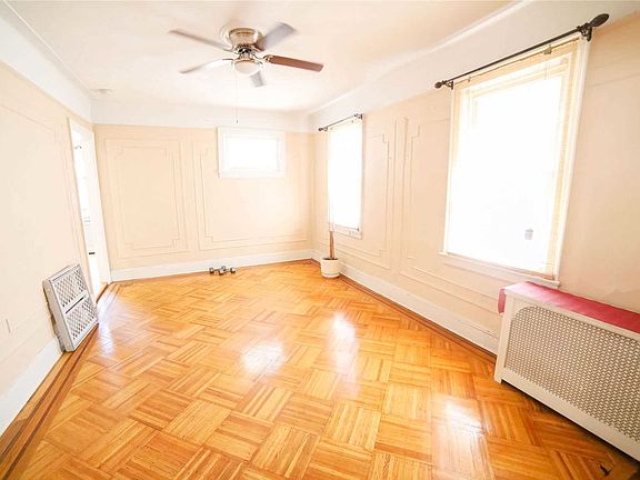5th image of 89-21 238th St