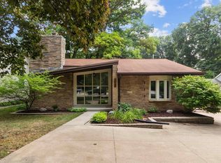 1212 S Memorial Dr, Appleton, WI 54915